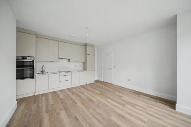 2 bed Apartment for sale Image 5