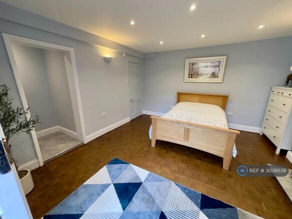 Beautifully Presented Studio Interior