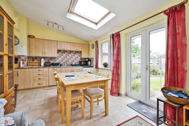 Kitchen/Dining
