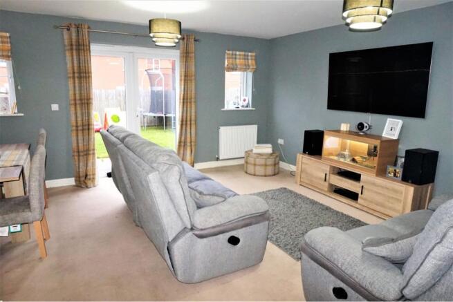 Lounge/Dining Room