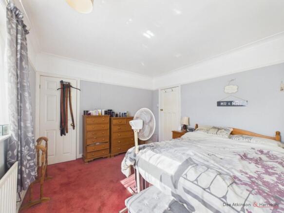 3 bed Semi-Detached for sale Image 12