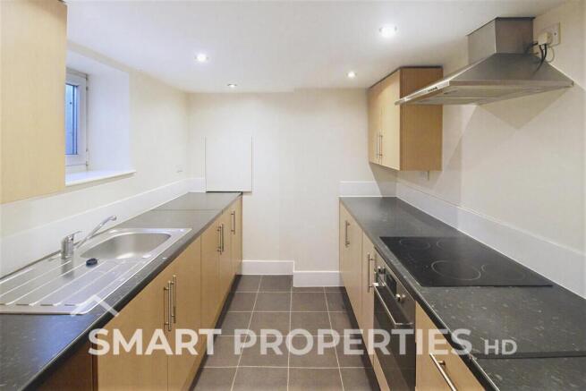 2 bed Terraced to rent Image 4