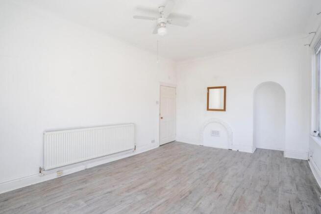 1 bed Duplex for sale Image 10