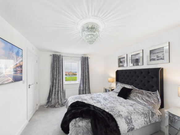 4 bed Detached for sale Image 10