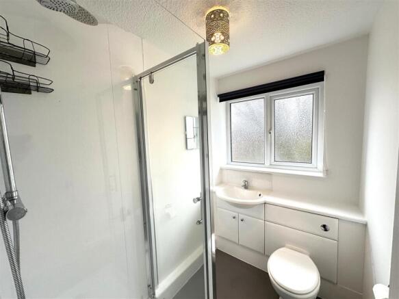 1 bed Semi-Detached to rent Image 7