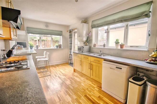 KITCHEN /BREAKFAST R