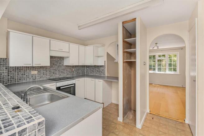 27 Hereford Way, Banbury-10.jpg