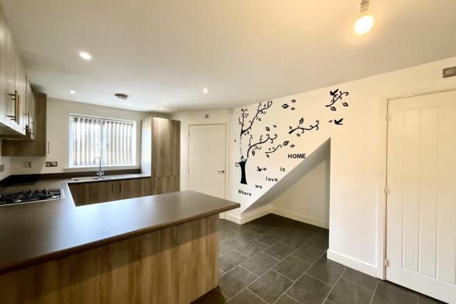 3 bed Semi-Detached for sale Image 7