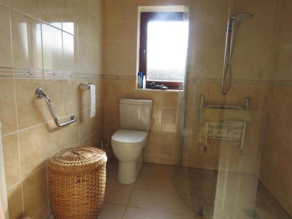 Shower Room 4.JPG