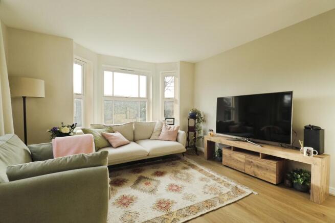 2 bed Ground Flat for sale Image 5