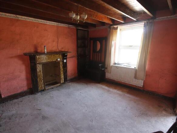 LIVING ROOM 1