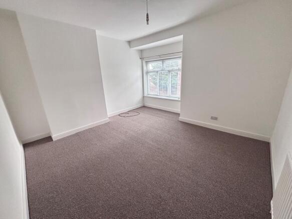 2 bed Terraced to rent Image 5