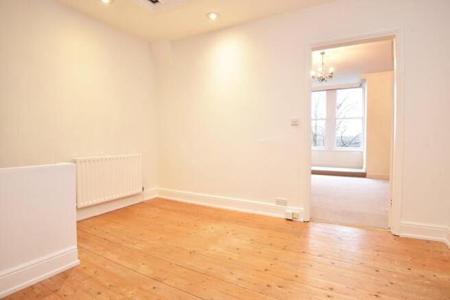 2 bed Flat for sale Image 4