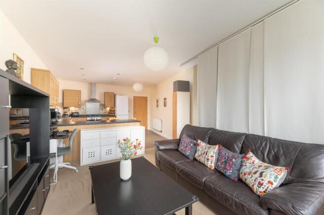2 bed Apartment for sale Image 9