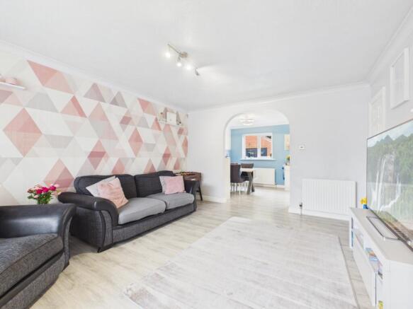 3 bed Semi-Detached for sale Image 4