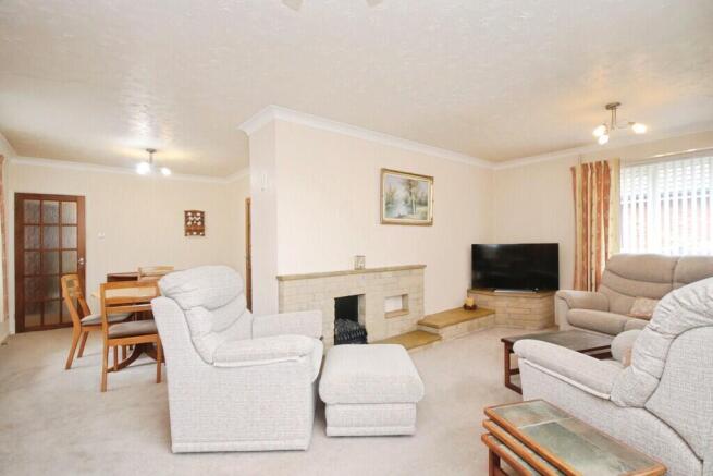 Lagonda Close, Bracebridge Heath, Lincoln photo 4