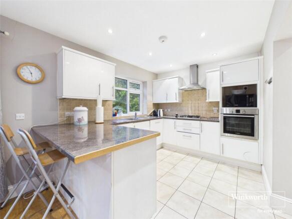 Tudor Close, Kingsbury, London, NW9 photo 2