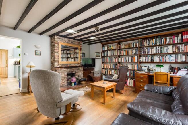5 bed Detached for sale Image 5