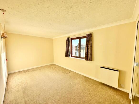 2 bed Apartment for sale Image 6