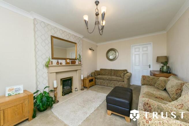 5 bed Detached for sale Image 7