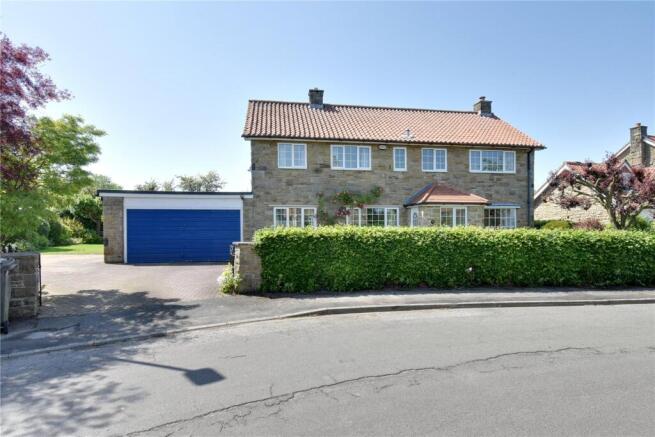 4 bed Detached for sale Image 10