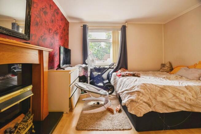3 bed Terraced for sale Image 6