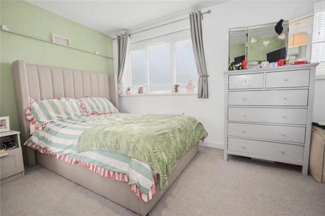 3 bed Semi-Detached for sale Image 6