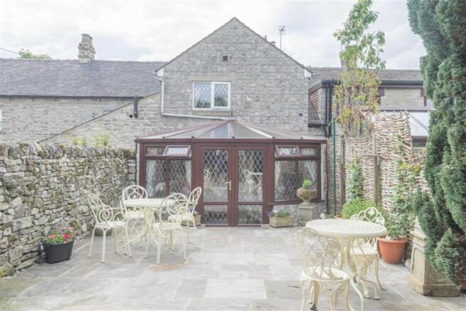 THE ACCOMMODATION CO