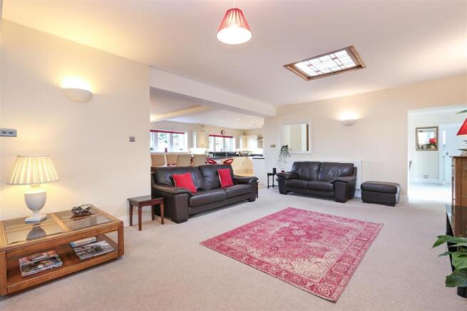Living Room3.jpg