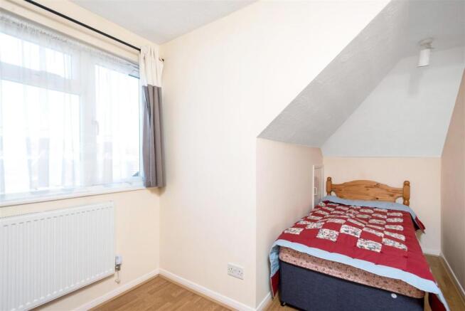 bedroom 4.jpeg