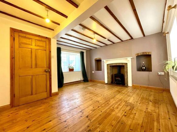 B. NEW SITTING ROOM.jpg