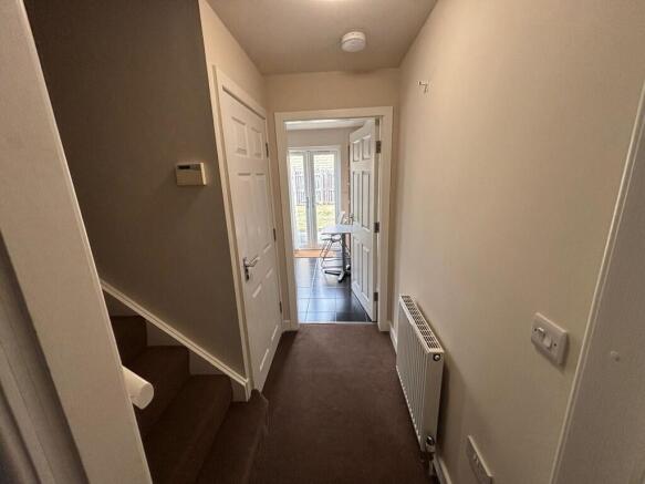 3 bed Semi-Detached to rent Image 7
