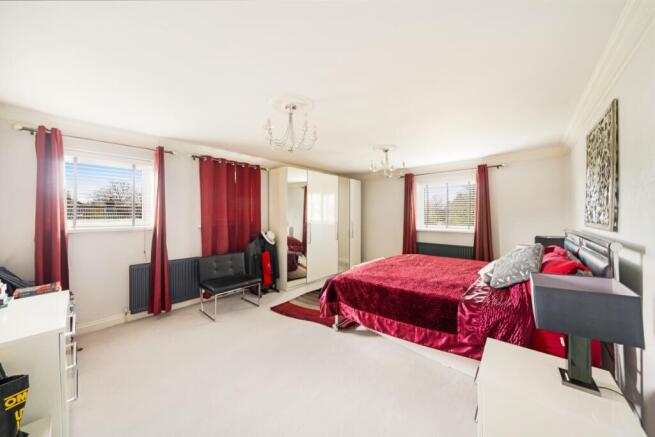 10 Manor Way 18