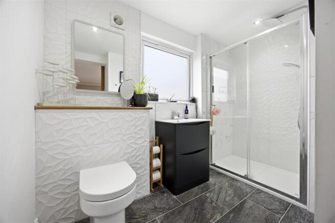 103_LARKFIELD_RD_LENZIE_025.JPG