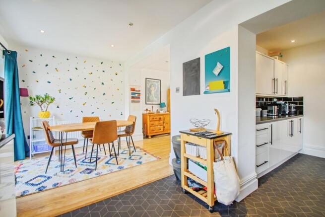Dining/ Kitchen