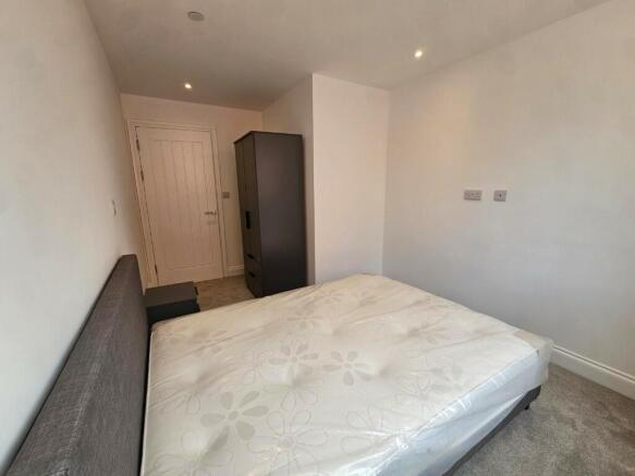 1 bed Apartment to rent Image 5