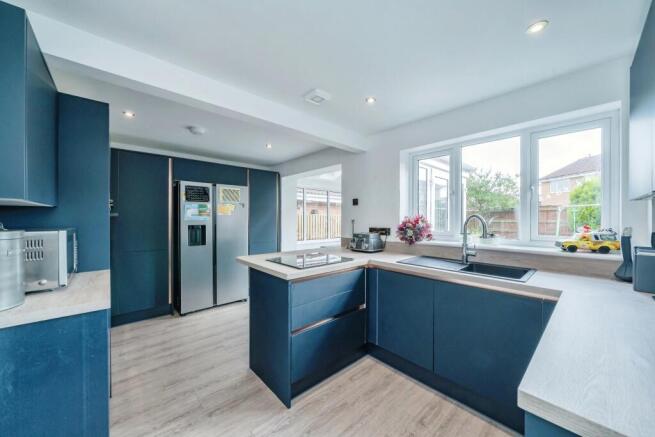 8. Kitchen: diner