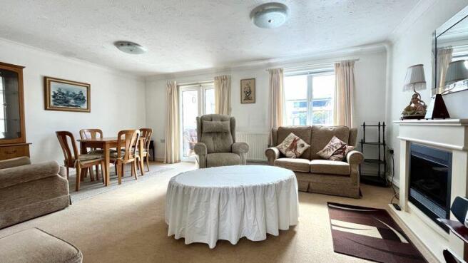 Sitting/Dining Room