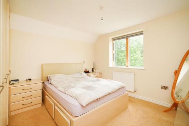 4 bed Town House for sale Image 9