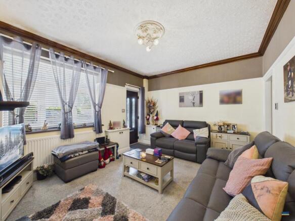 3 bed House for sale Image 4