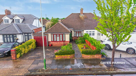 Canterbury Avenue, Upminster, RM14