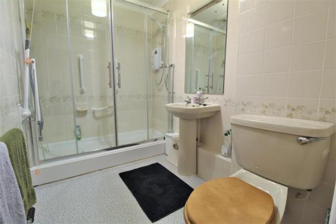 Shower Room.jpg