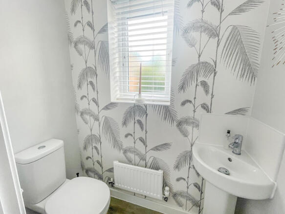 4 bed Detached for sale Image 9
