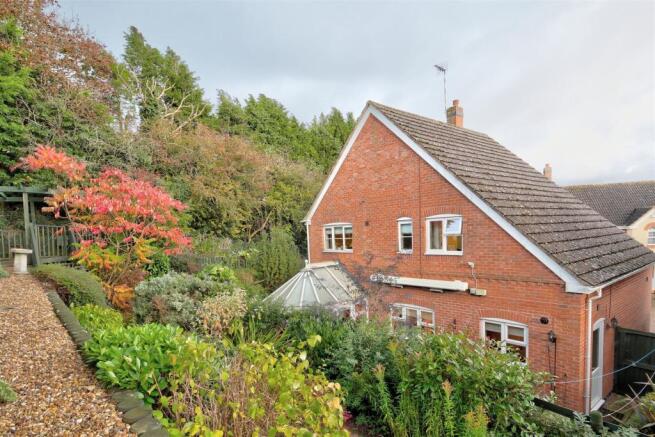 026 garden and rear.jpg