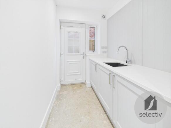 4 bed Detached for sale Image 7