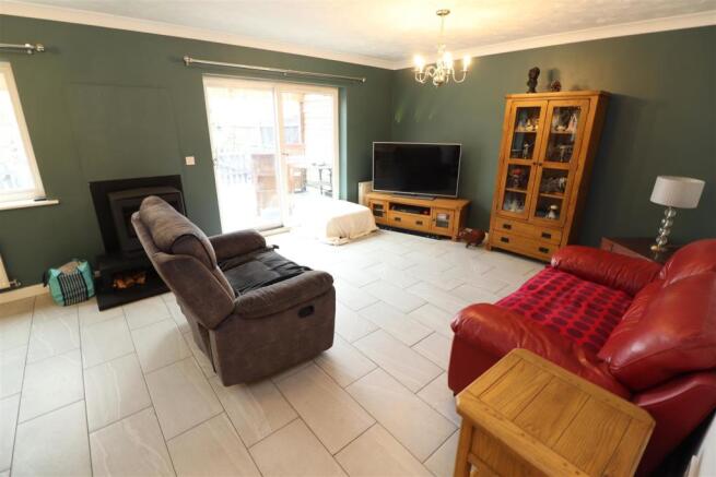 Lounge / Dining Room