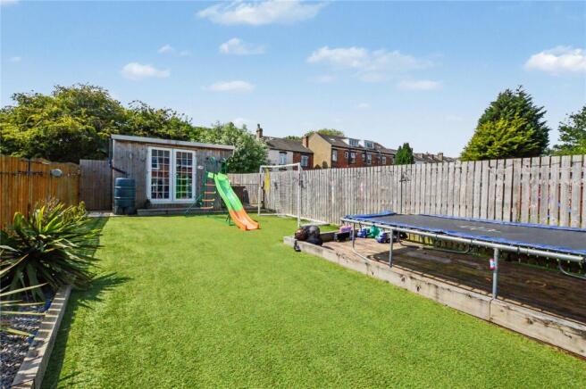 3 bed Terraced for sale Image 12