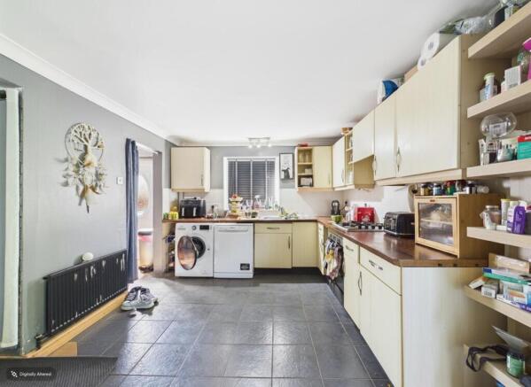 3 bed Semi-Detached for sale Image 6