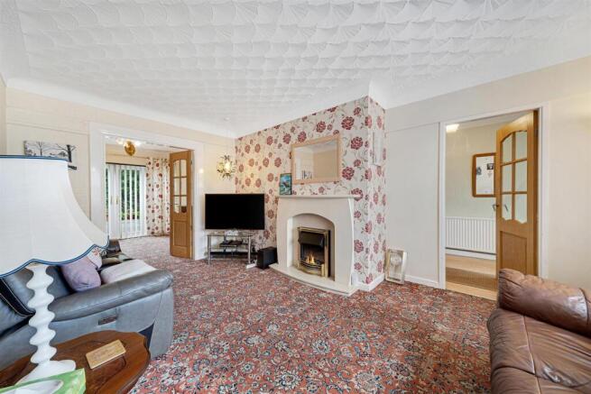 14 MONTGOMERY CLOSE-42.jpg
