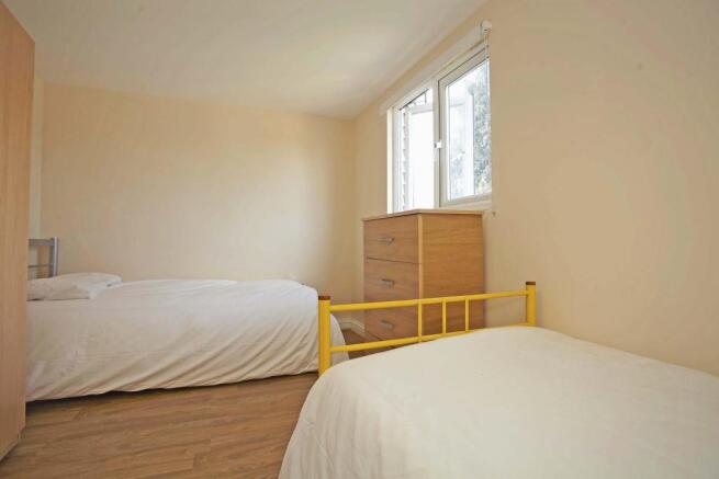 66HuxleyRd_Room10_02.jpg